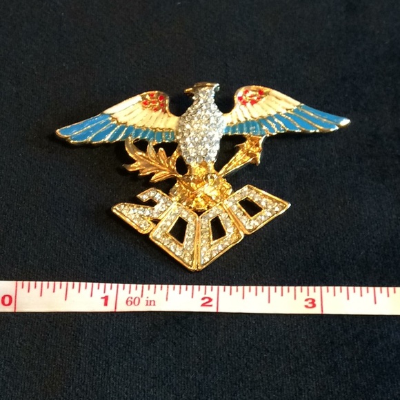 Patriotic Unisex Austrian Crystal Eagle Pin - Picture 3 of 4